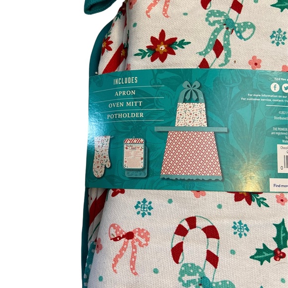 Pioneer Woman Kitchen Gift Set - Picture 3 of 4